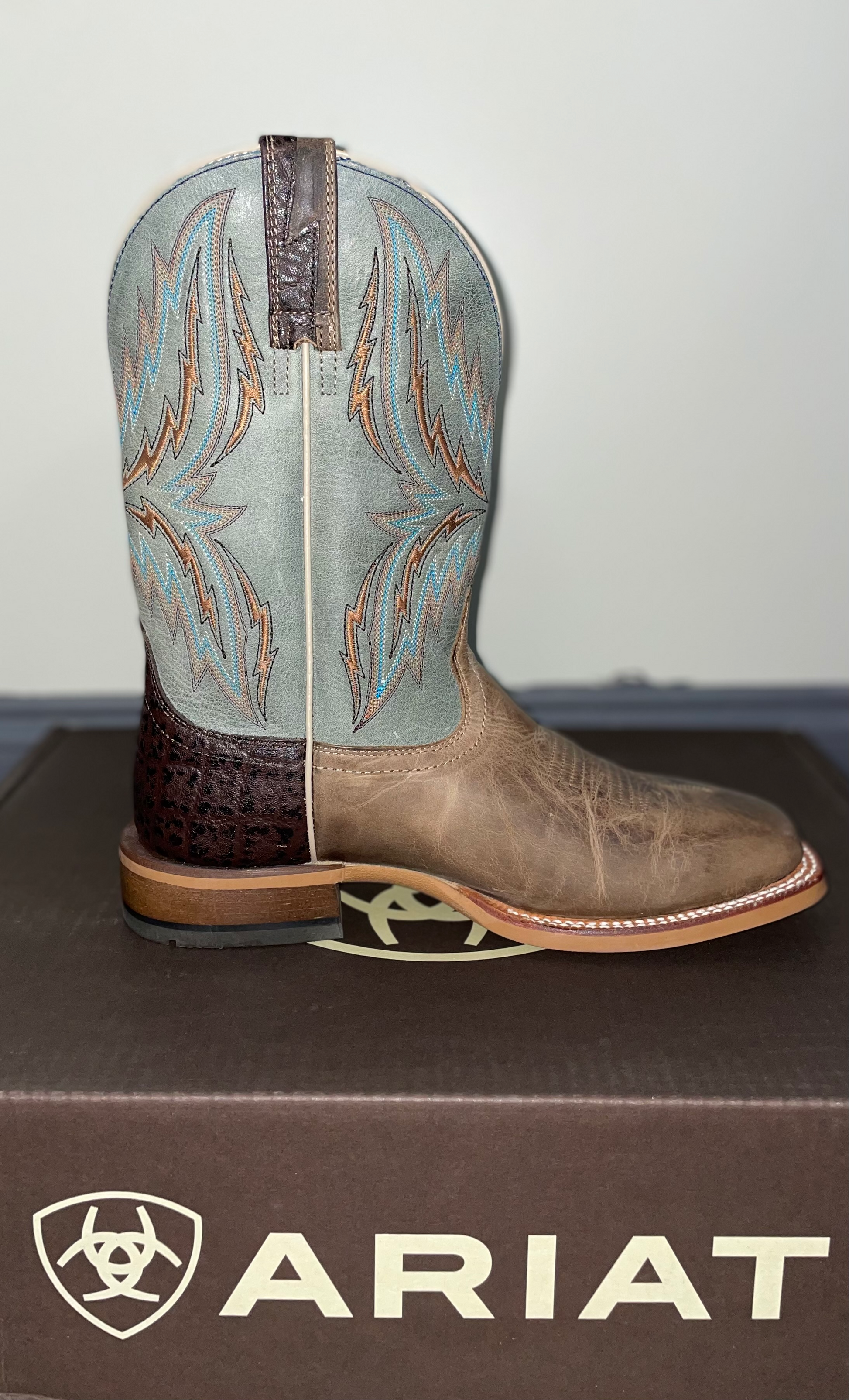 Ariat Mens Arena Rebound Western Boot Dusted Wheat/Heritage Blue 7